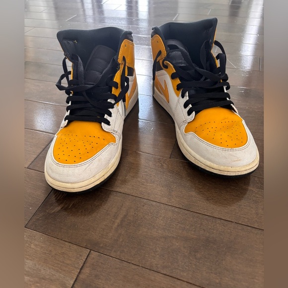 Yellow and Black High-Top Sneakers Nike Air Jordans - Picture 4 of 8